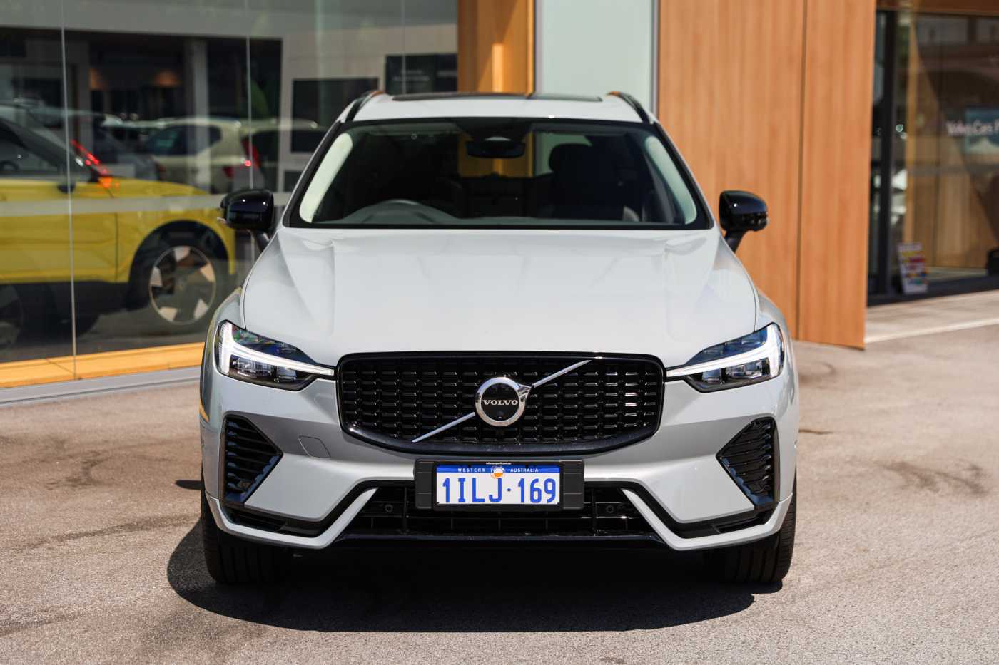 Volvo  UZ MY25 Plus T8 AWD Plug-In Hybrid