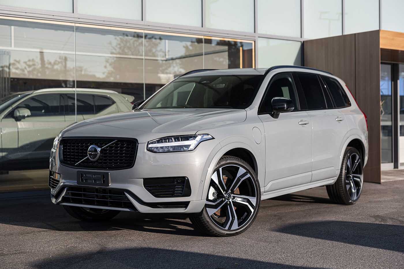 Volvo  XC90 Recharge Ultimate, T8 AWD Plug-in hybrid, Electric/Petrol, Dark, 7 Seats