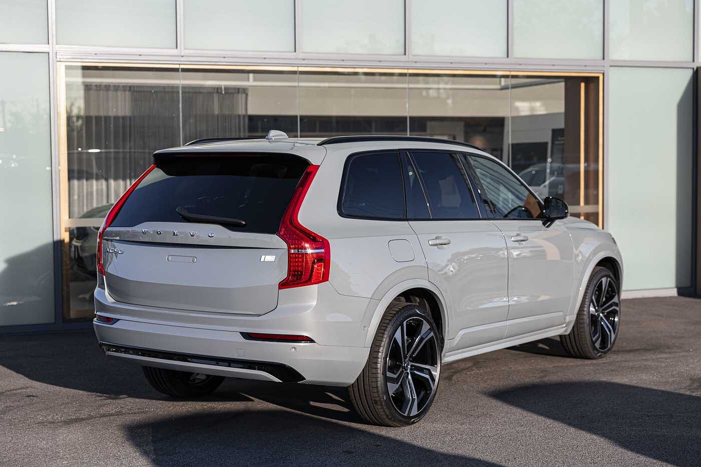 Volvo  XC90 Recharge Ultimate, T8 AWD Plug-in hybrid, Electric/Petrol, Dark, 7 Seats