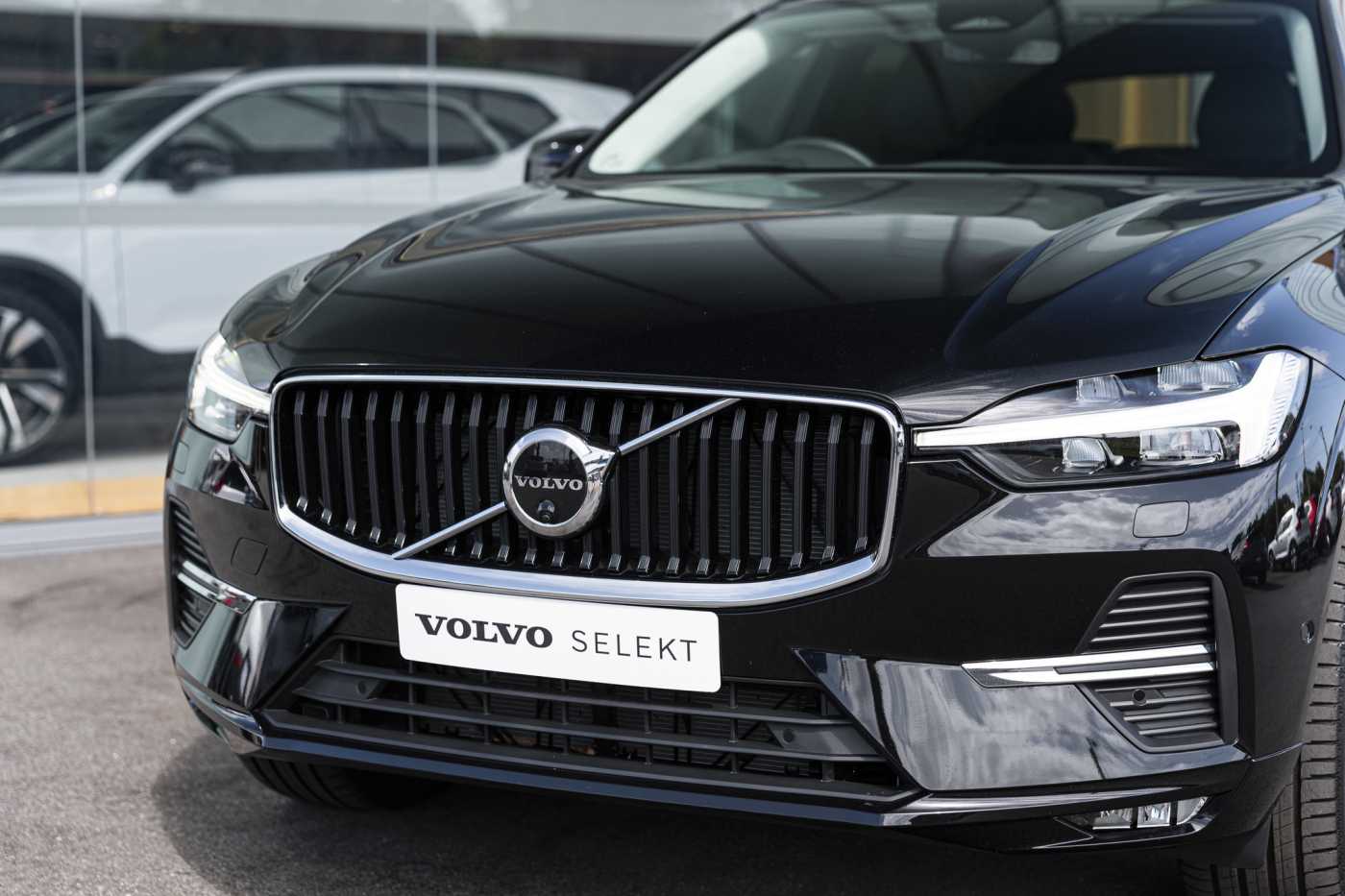 Volvo  XC60 Plus, B5 Mild Hybrid, Petrol