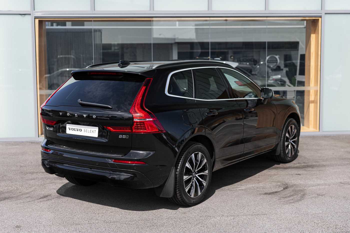 Volvo  XC60 Plus, B5 Mild Hybrid, Petrol