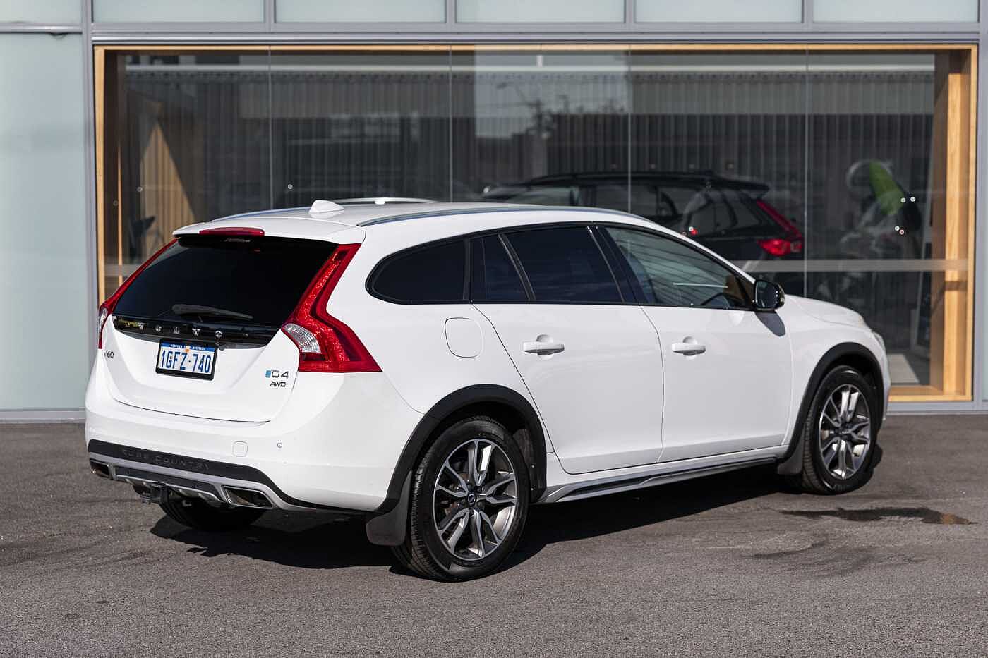 Volvo  V60 Cross Country D4 Luxury