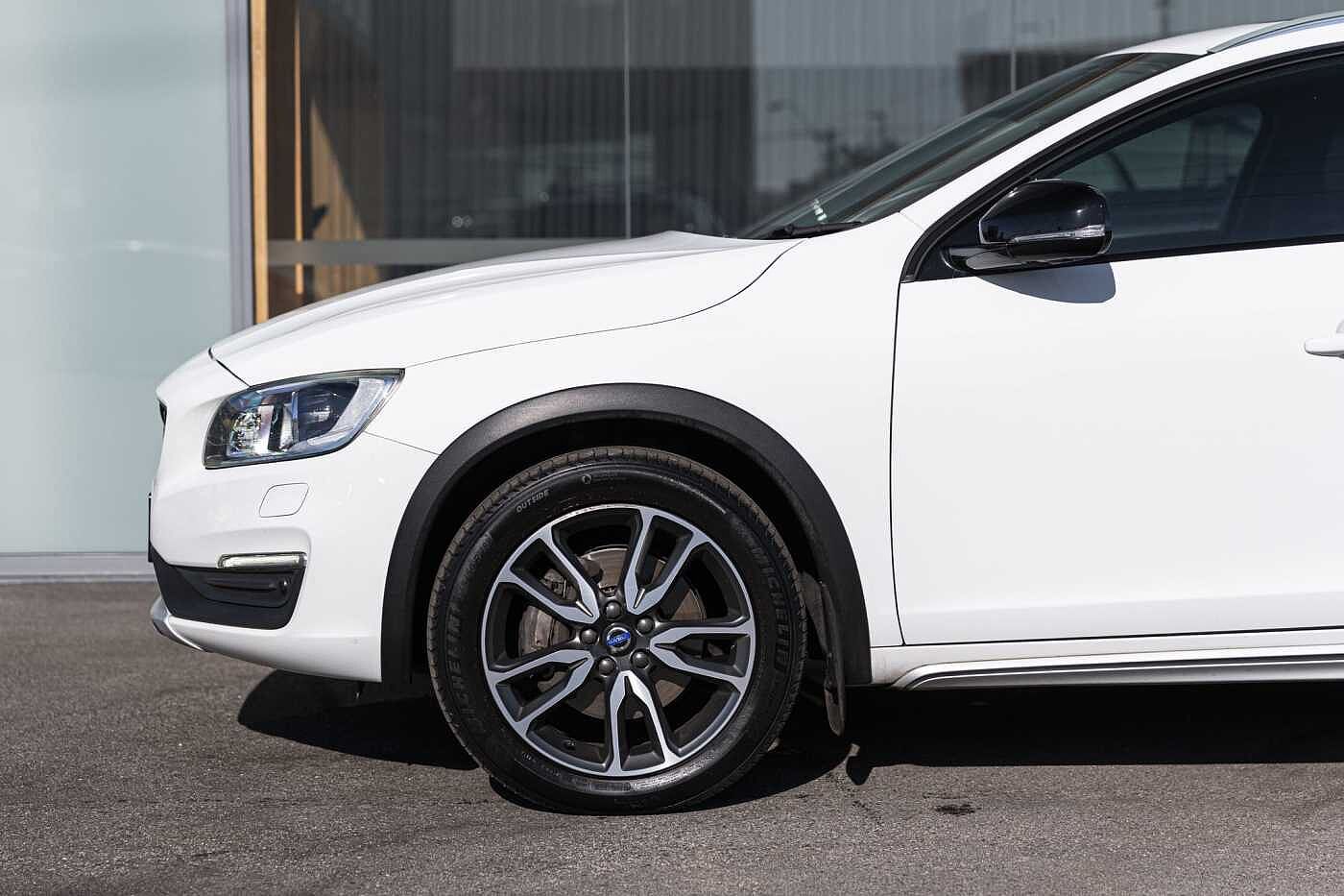 Volvo  V60 Cross Country D4 Luxury