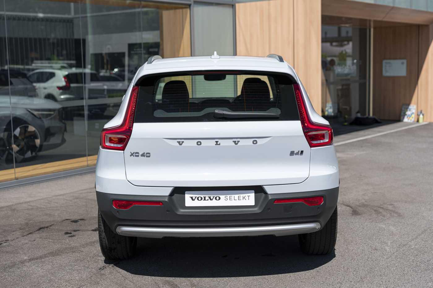 Volvo  XC40 Ultimate, B4 AWD Mild hybrid, Petrol, Bright