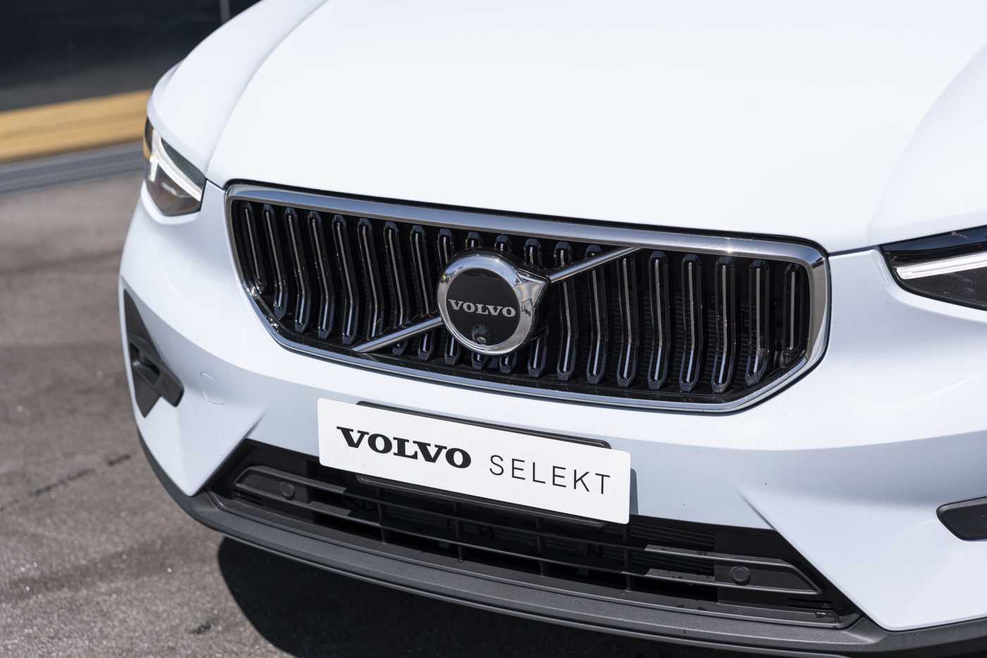 Volvo  XC40 Ultimate, B4 AWD Mild hybrid, Petrol, Bright