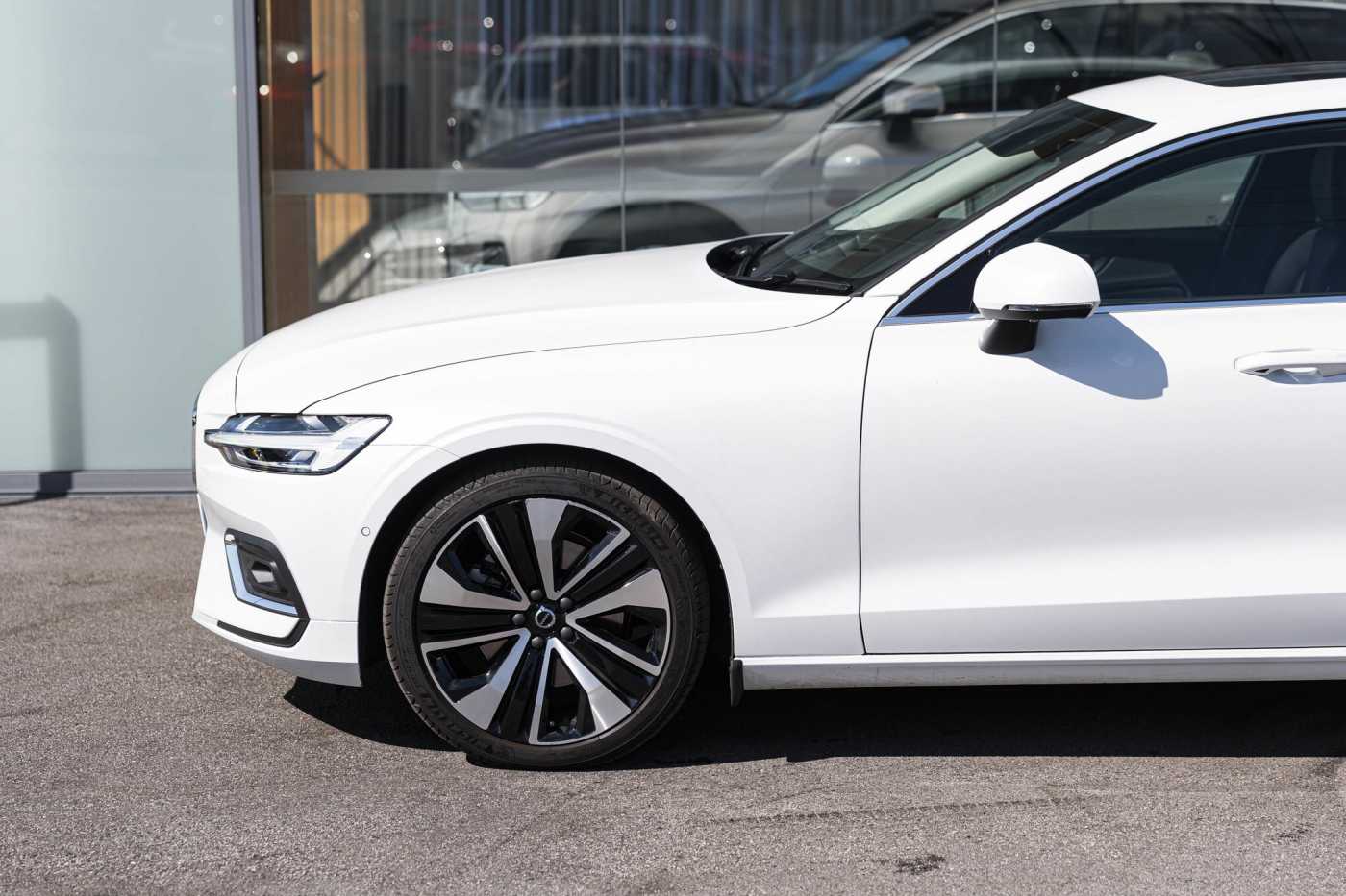 Volvo  S60 Ultimate, B5 AWD Mild hybrid, Petrol, Bright