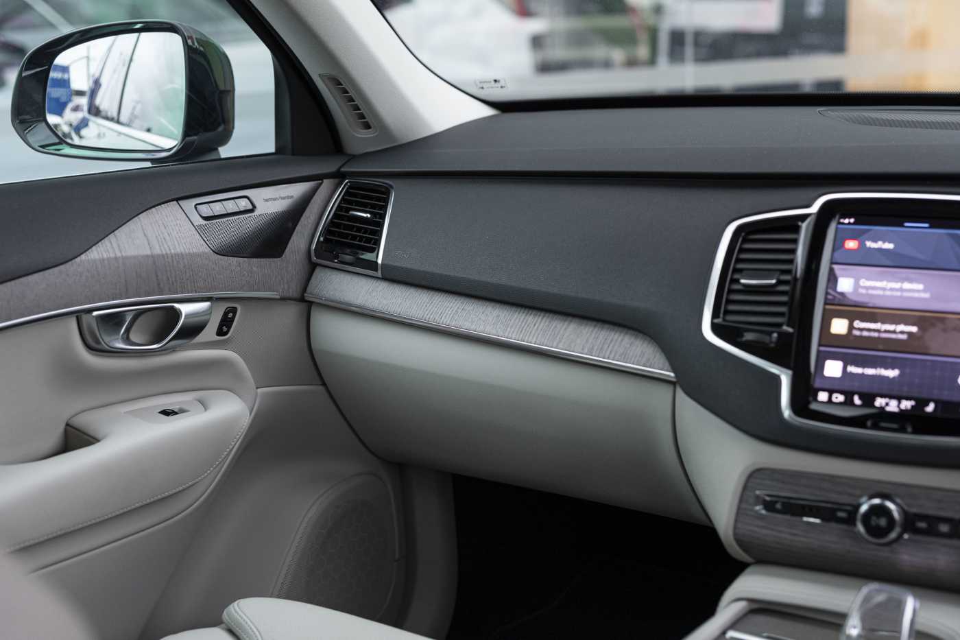 Volvo  XC90 Plus, B5 Mild Hybrid, Petrol, 7 Seats