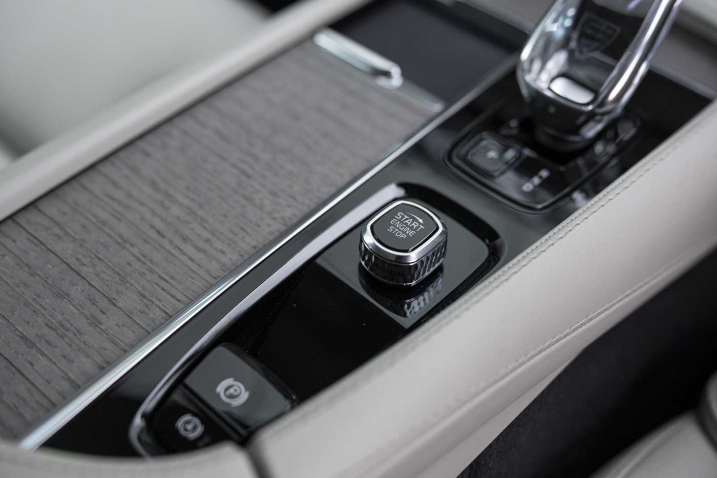 Volvo  XC90 Plus, B5 Mild Hybrid, Petrol, 7 Seats