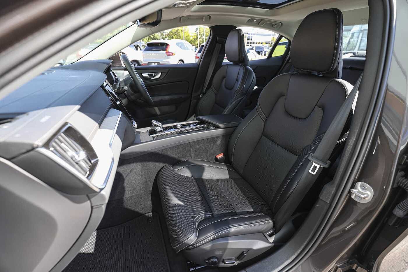 Volvo  S60 Ultimate, B5 Mild Hybrid, Petrol, Bright