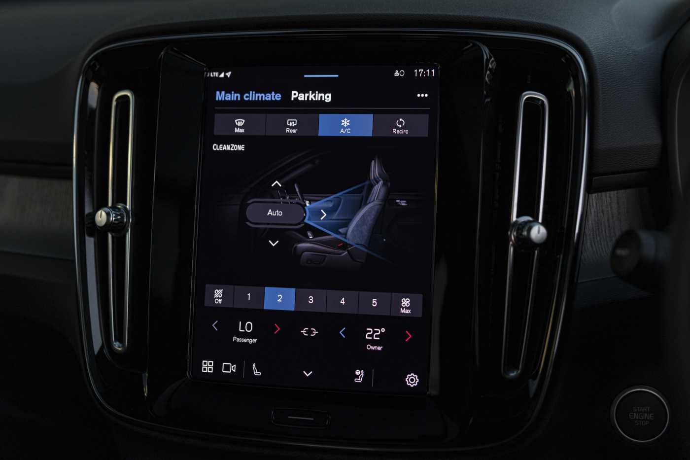 Volvo  XC40 Plus, B4 Mild Hybrid, Petrol