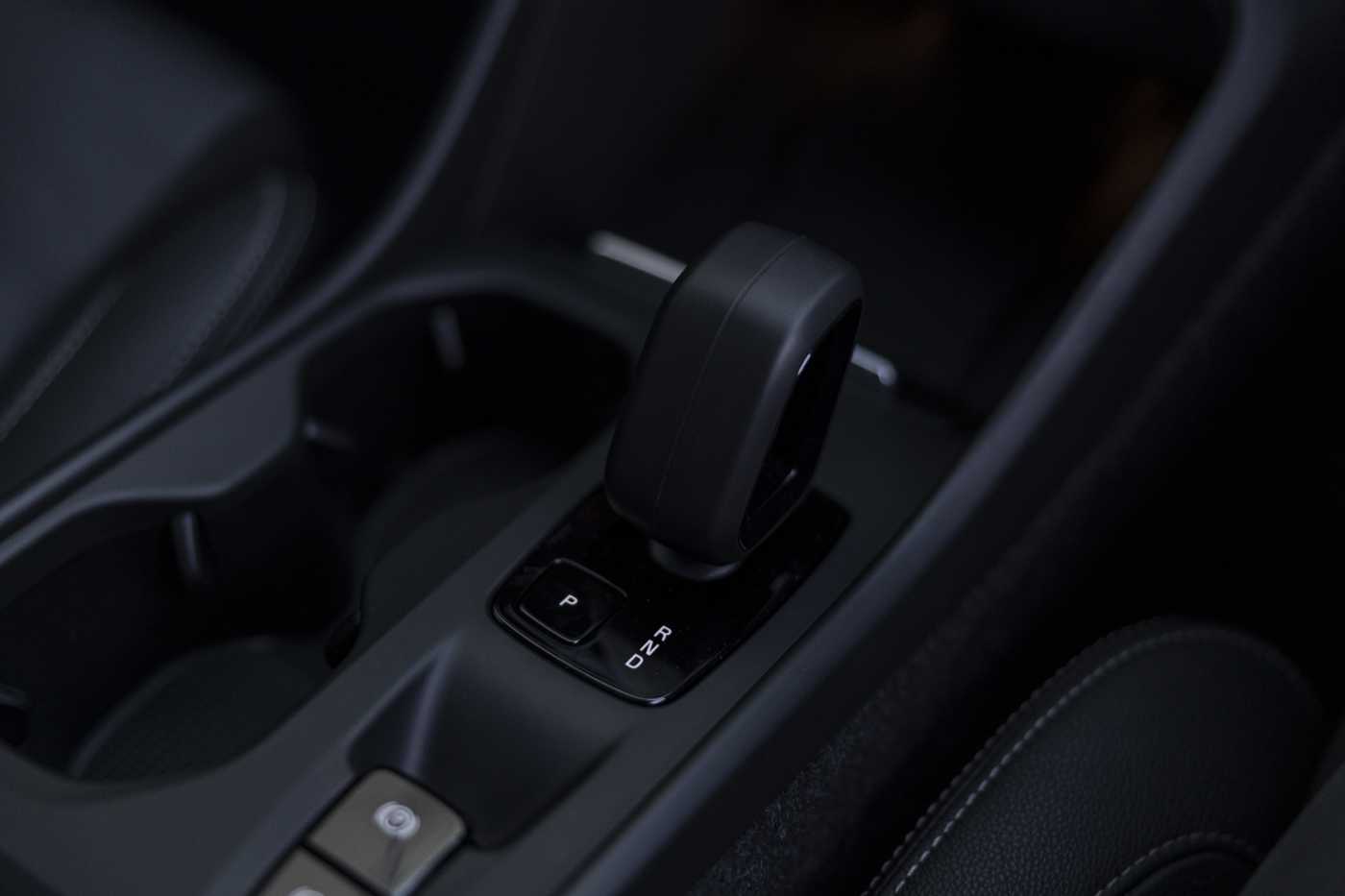 Volvo  XC40 Plus, B4 Mild Hybrid, Petrol