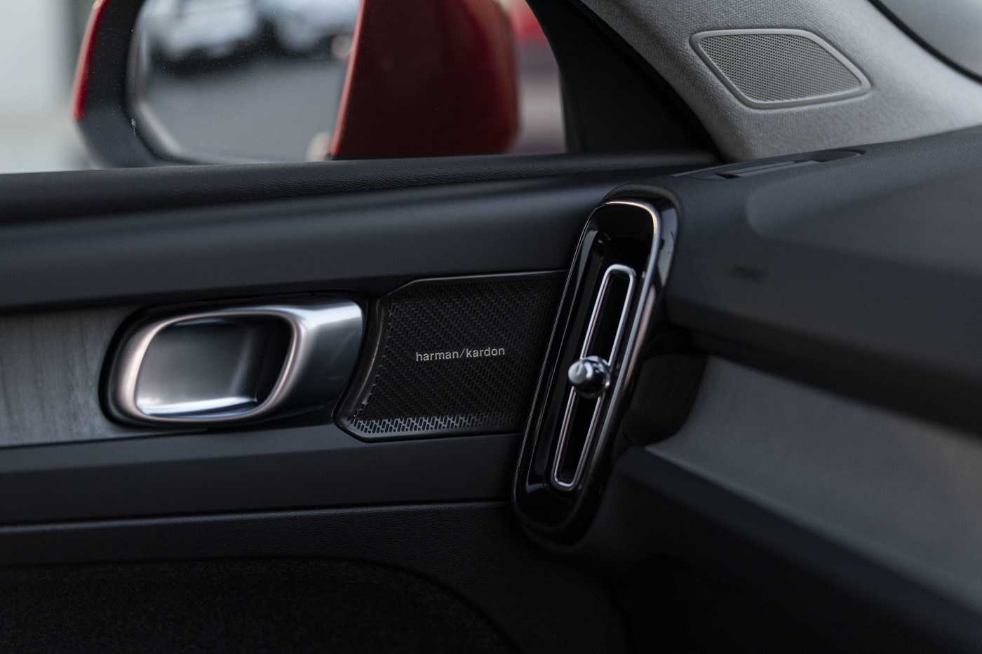 Volvo  XC40 Plus, B4 Mild Hybrid, Petrol