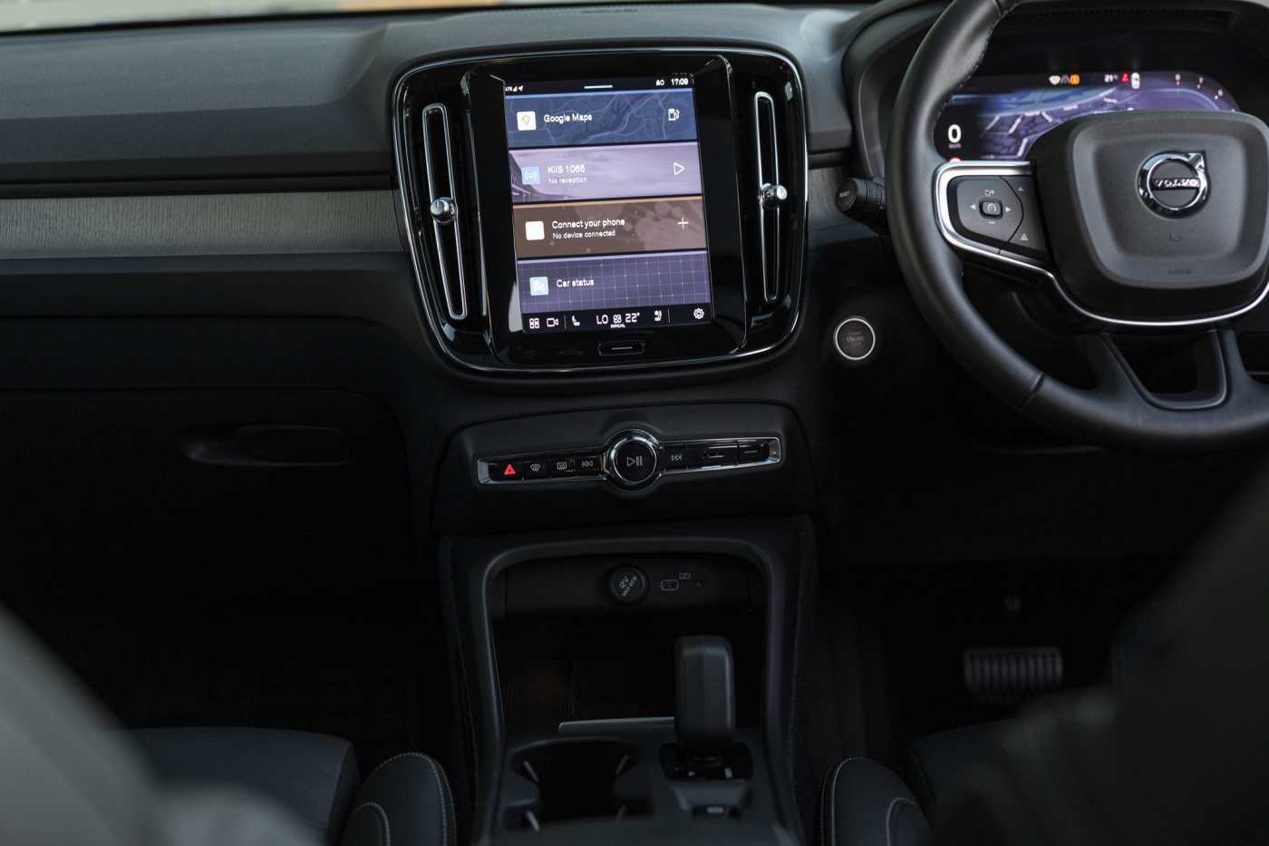 Volvo  XC40 Plus, B4 Mild Hybrid, Petrol