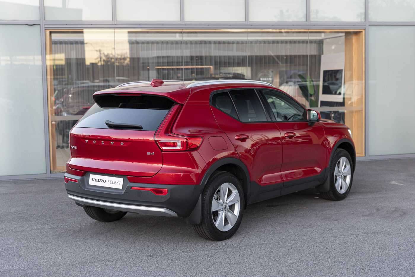 Volvo  XC40 Plus, B4 Mild Hybrid, Petrol