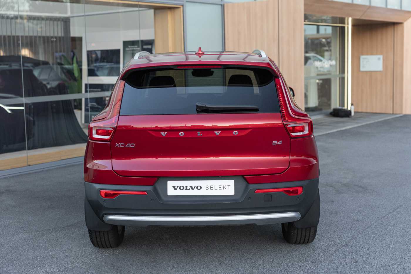 Volvo  XC40 Plus, B4 Mild Hybrid, Petrol