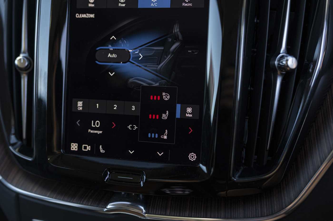 Volvo  XC60 Ultimate, B5 Mild Hybrid, Petrol, Bright