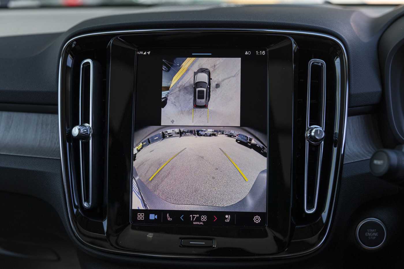 Volvo  XC40 Plus, B4 Mild hybrid, Petrol