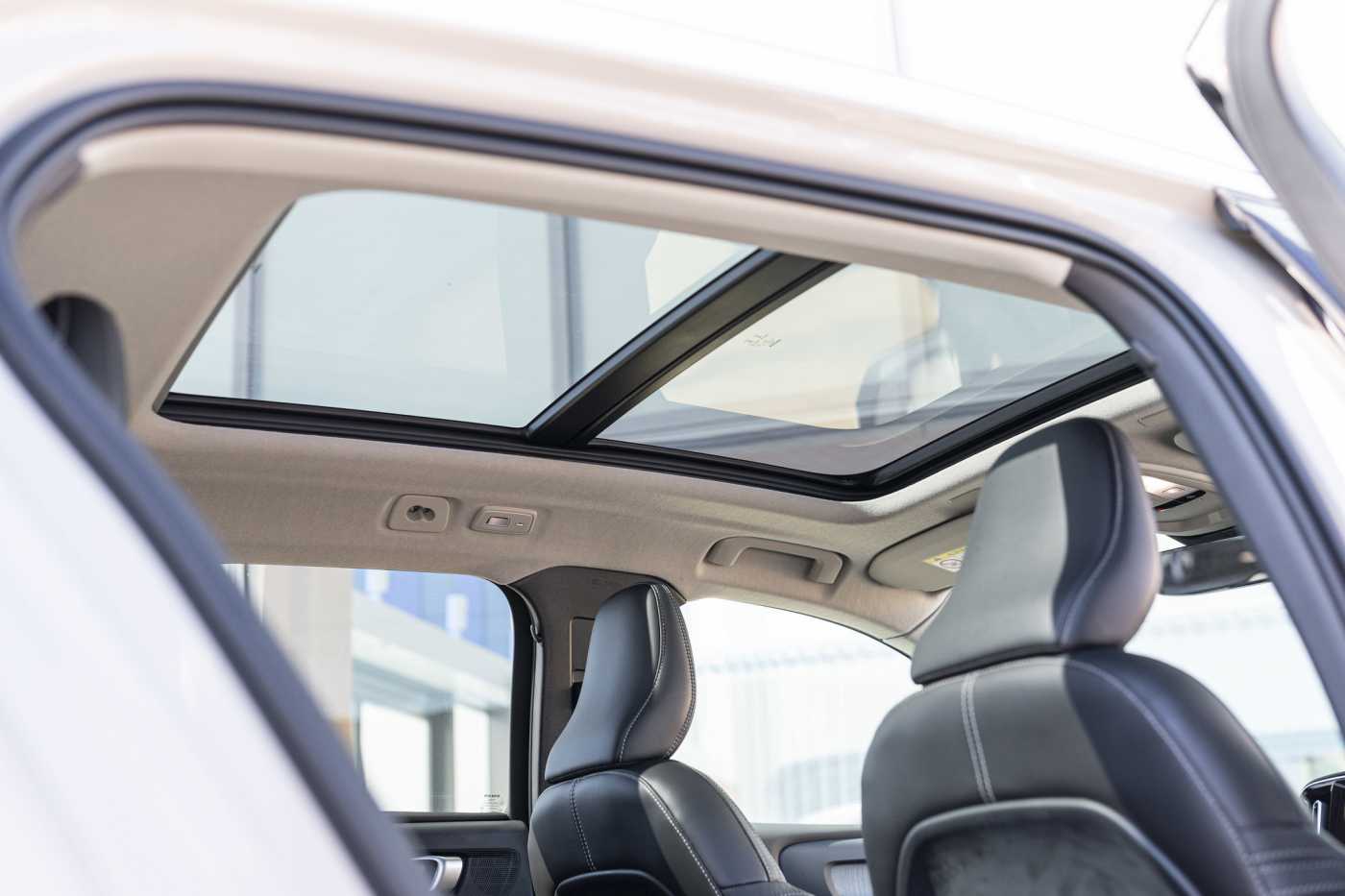 Volvo  XC40 Plus, B4 Mild hybrid, Petrol