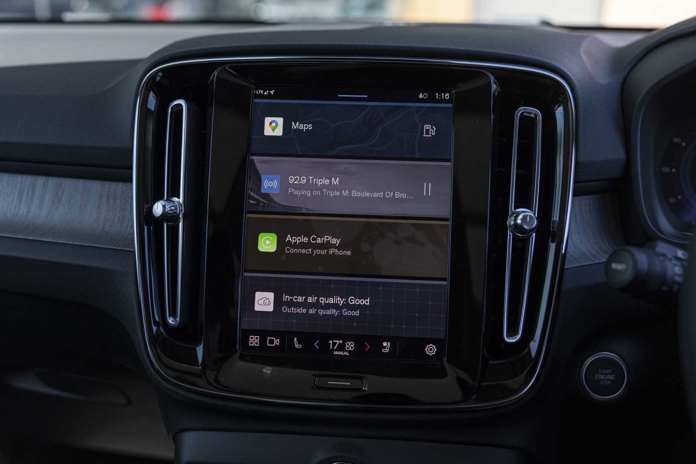 Volvo  XC40 Plus, B4 Mild hybrid, Petrol
