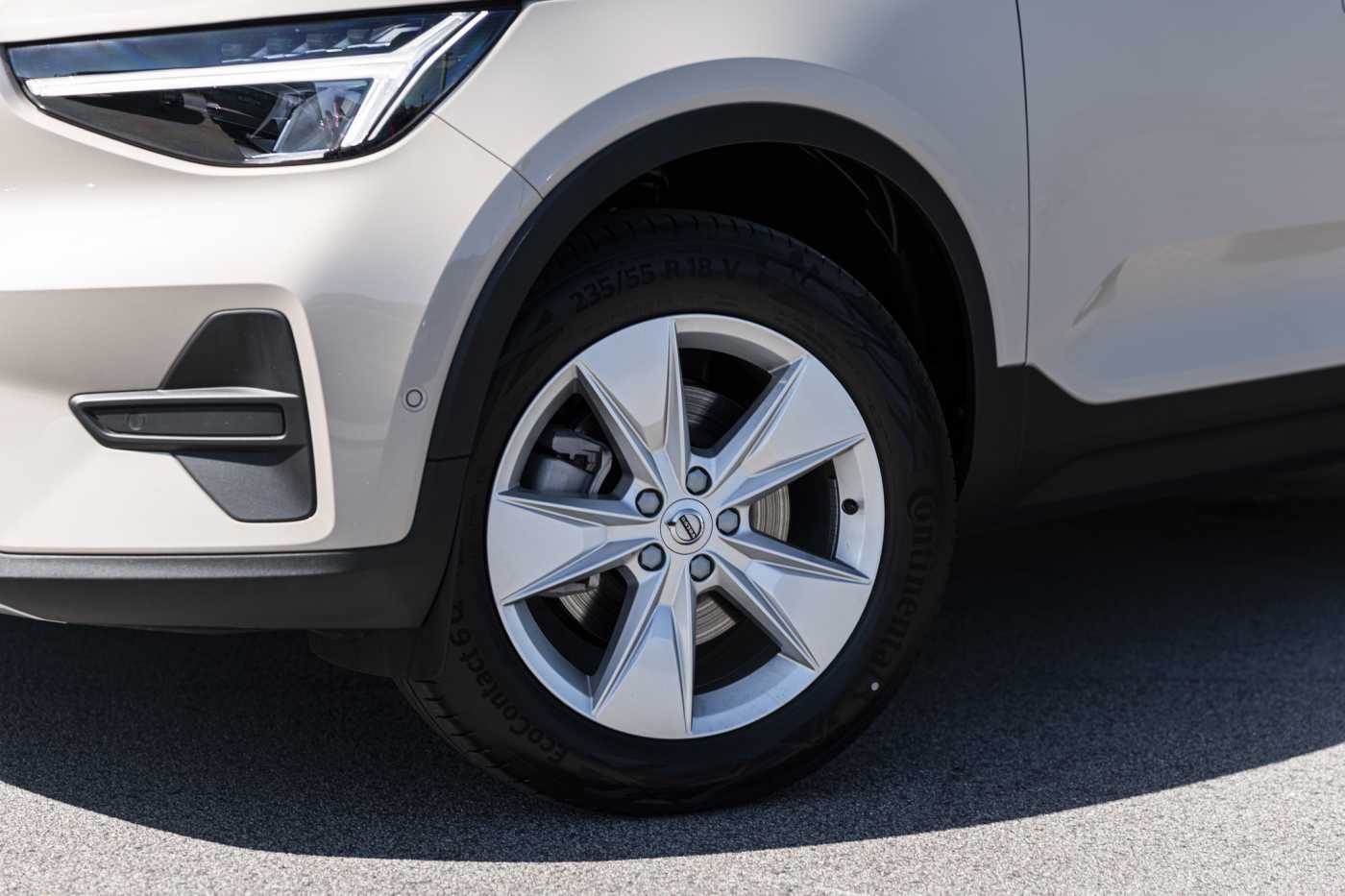 Volvo  XC40 Plus, B4 Mild hybrid, Petrol