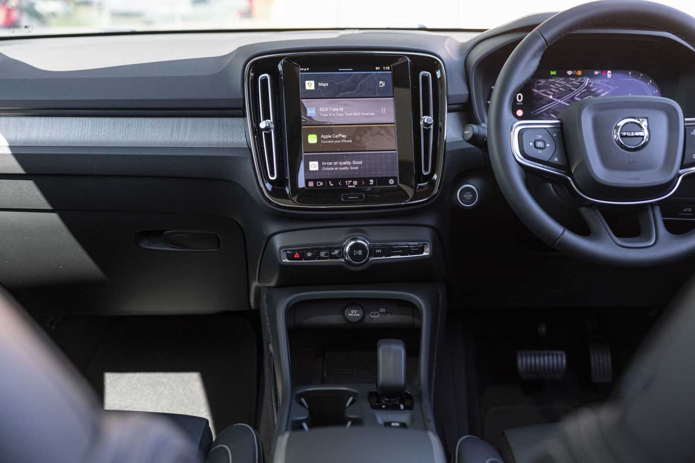 Volvo  XC40 Plus, B4 Mild hybrid, Petrol