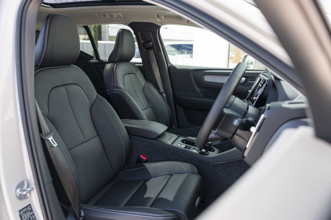 Volvo  XC40 Plus, B4 Mild hybrid, Petrol