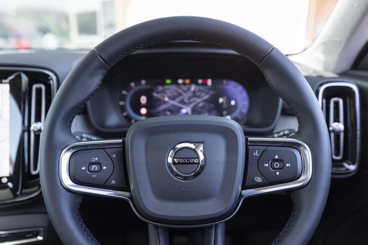 Volvo  XC40 Plus, B4 Mild hybrid, Petrol