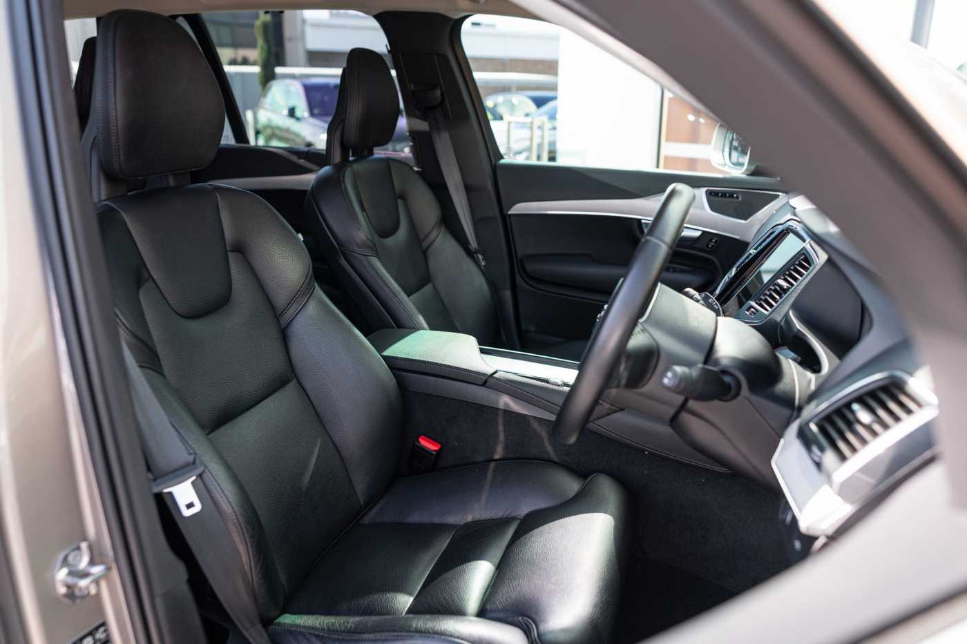 Volvo  XC90 D5 Momentum AWD