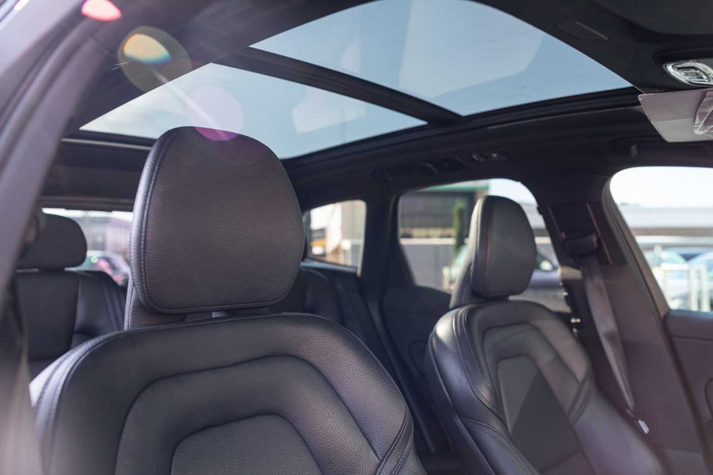 Volvo  XC60 D5 R-Design AWD