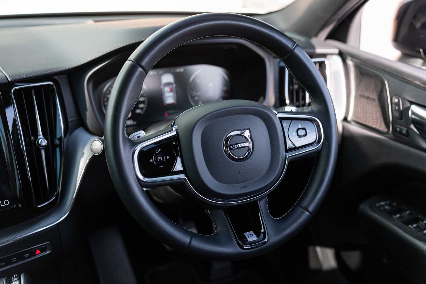 Volvo  XC60 D5 R-Design AWD
