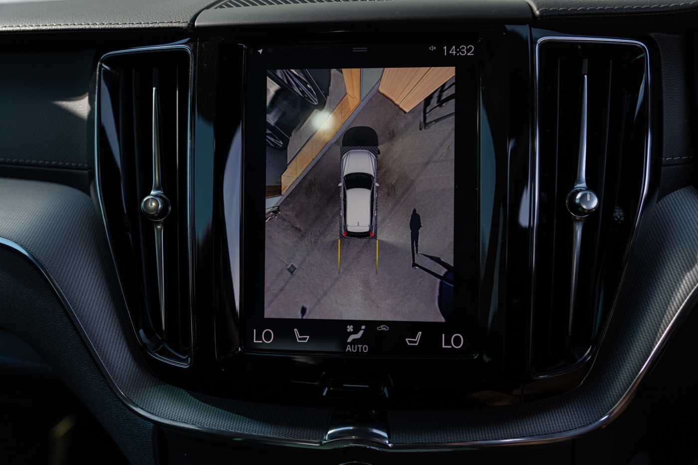 Volvo  XC60 D5 R-Design AWD