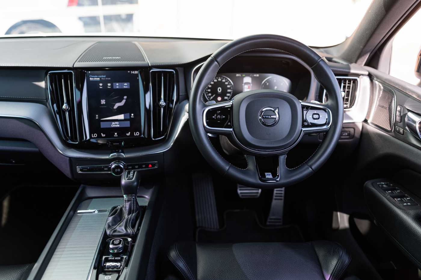 Volvo  XC60 D5 R-Design AWD