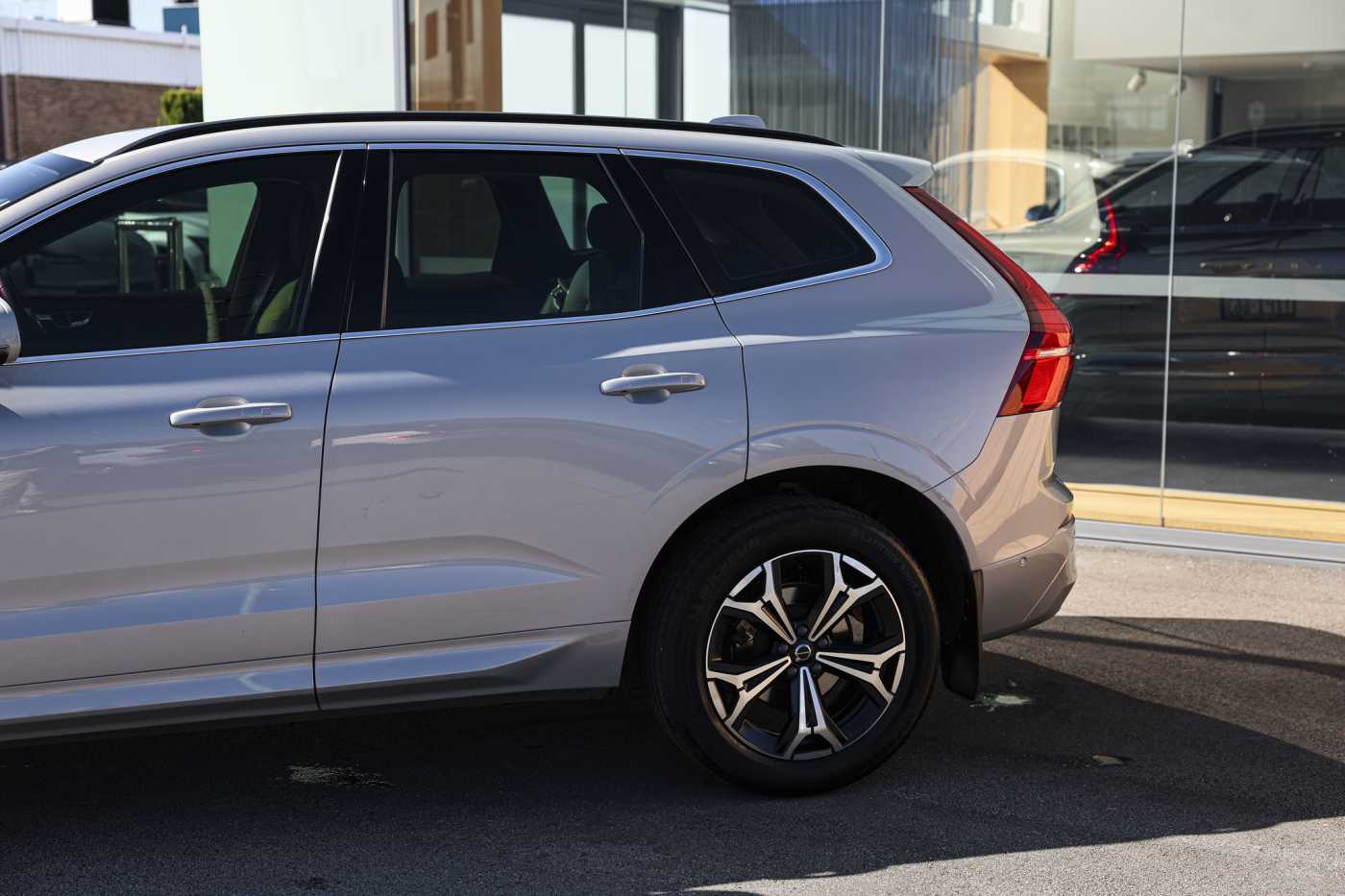 Volvo  XC60 Momentum, B5 mild hybrid