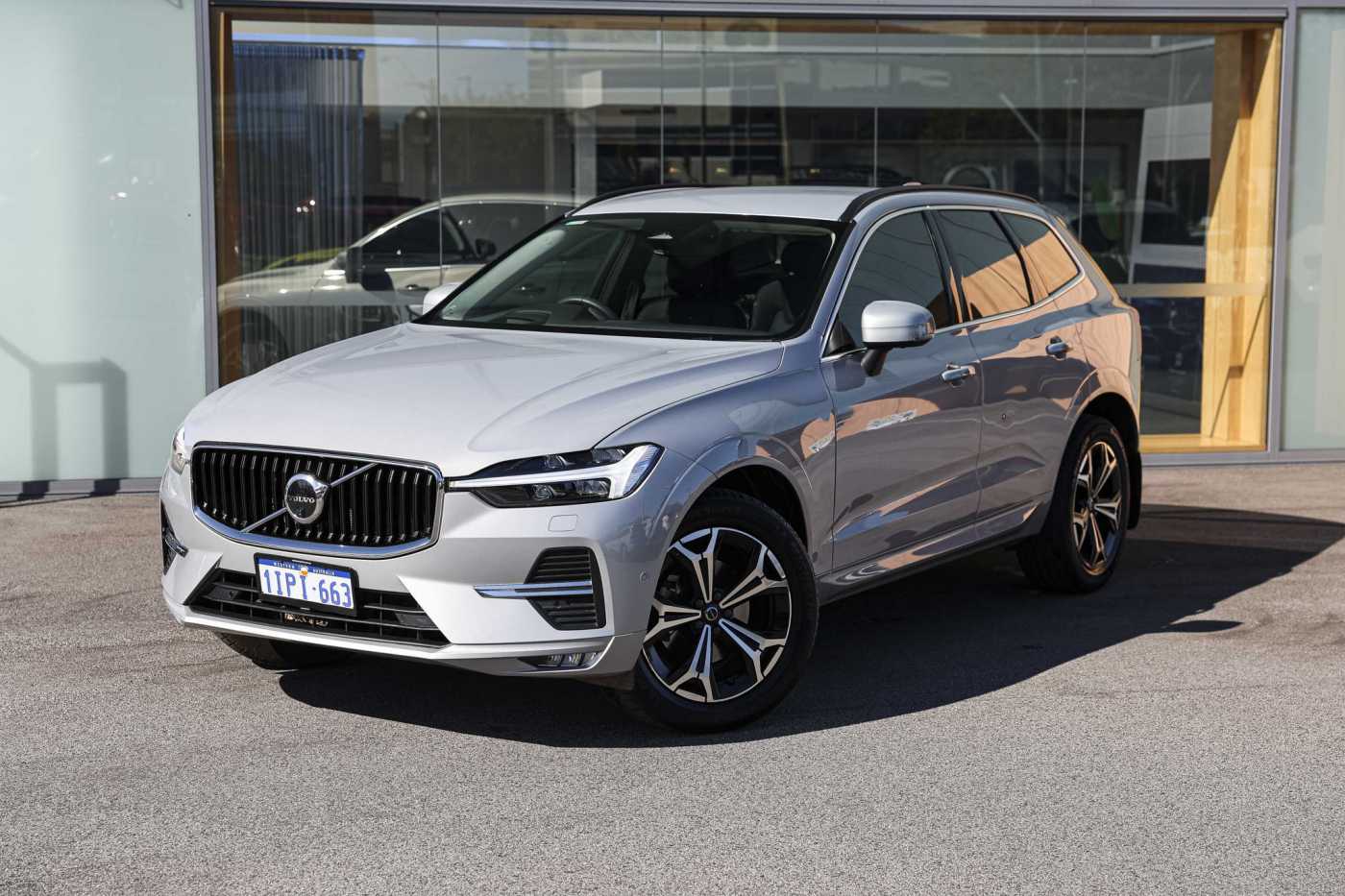 Volvo  XC60 Momentum, B5 mild hybrid