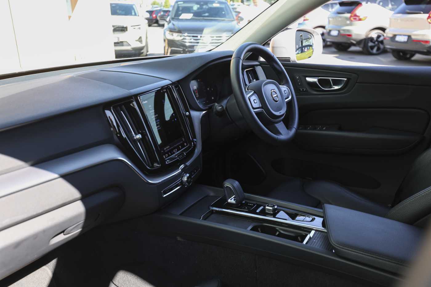 Volvo  XC60 Momentum, B5 mild hybrid