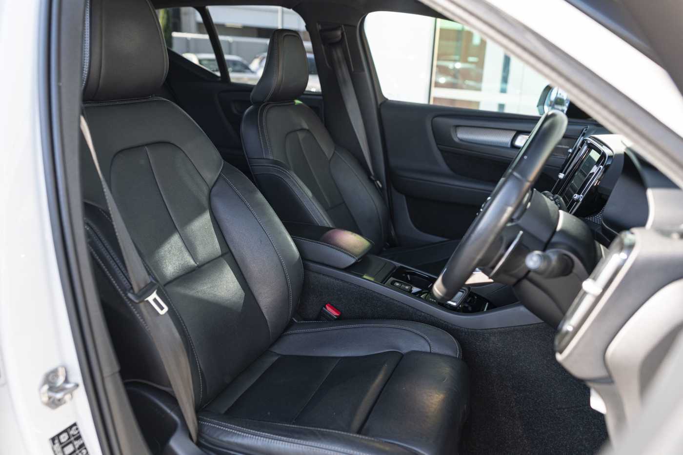 Volvo  XC40 T5 R-Design AWD