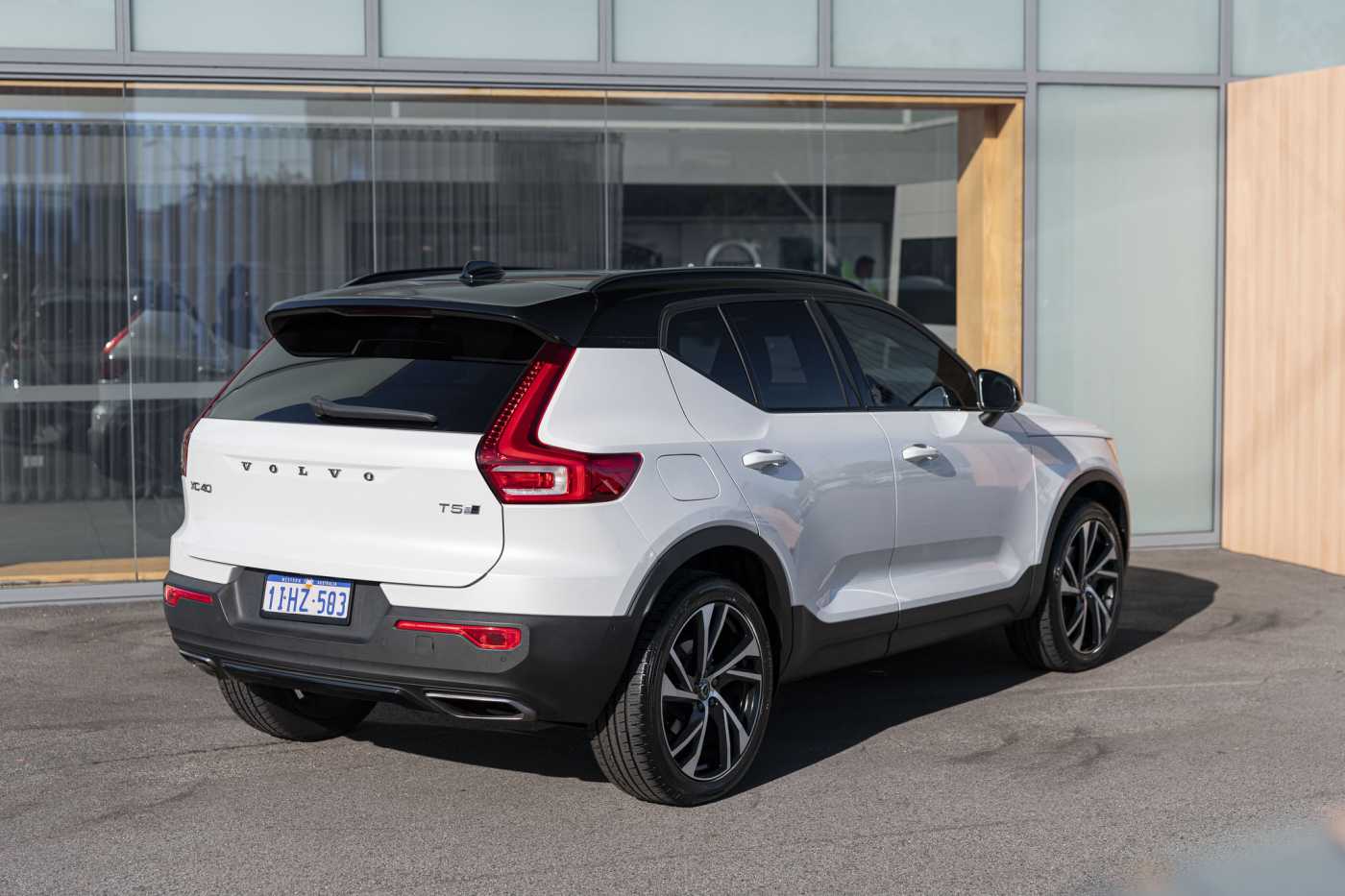 Volvo  XC40 T5 R-Design AWD