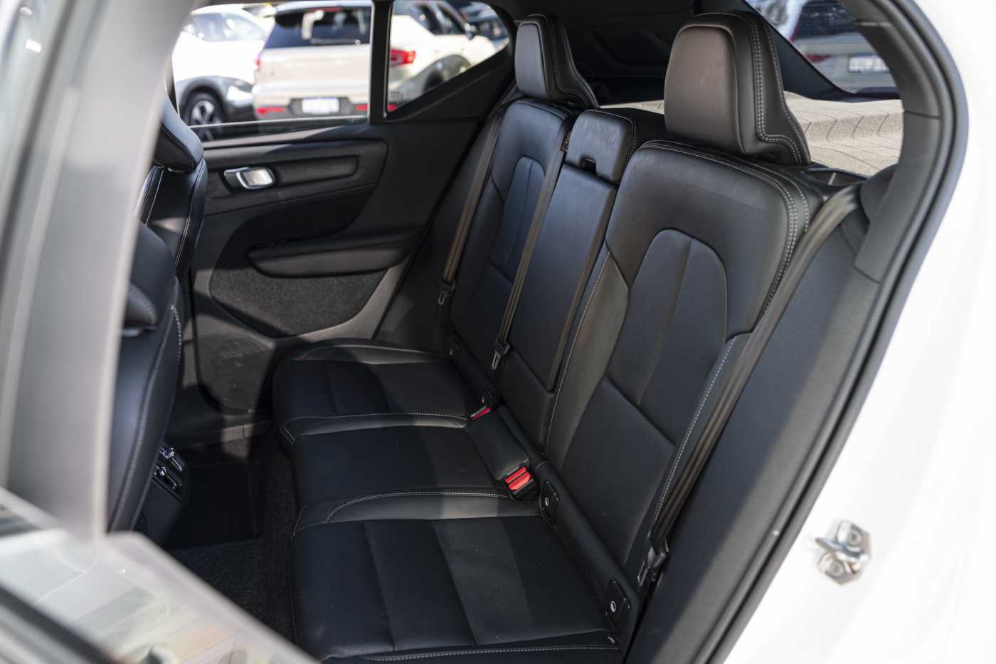 Volvo  XC40 T5 R-Design AWD