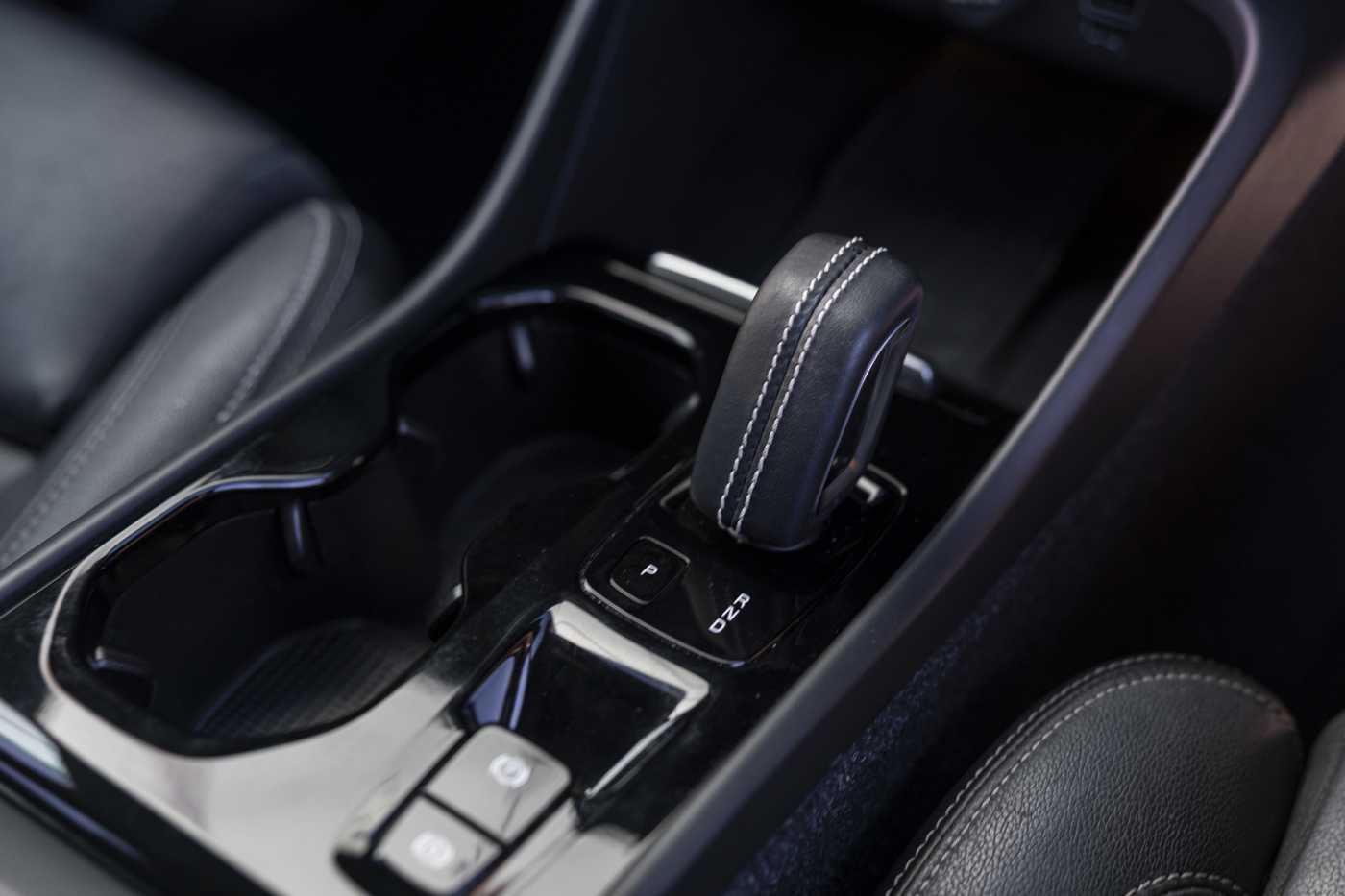 Volvo  XC40 T5 R-Design AWD
