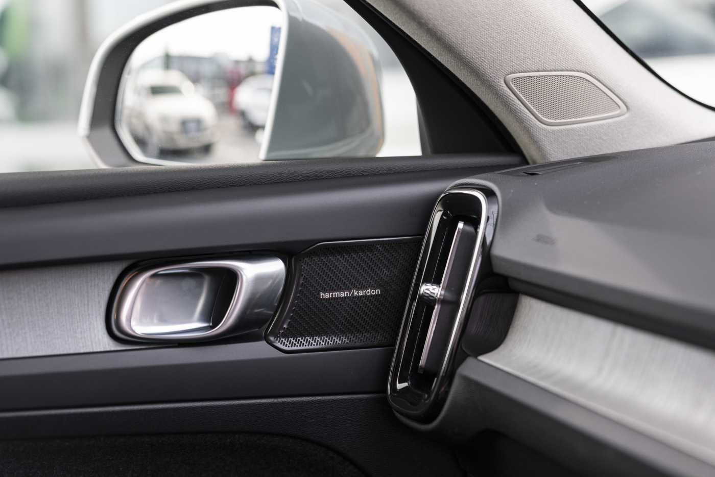Volvo  XC40 Ultra, B4 AWD Mild hybrid, Petrol, Bright