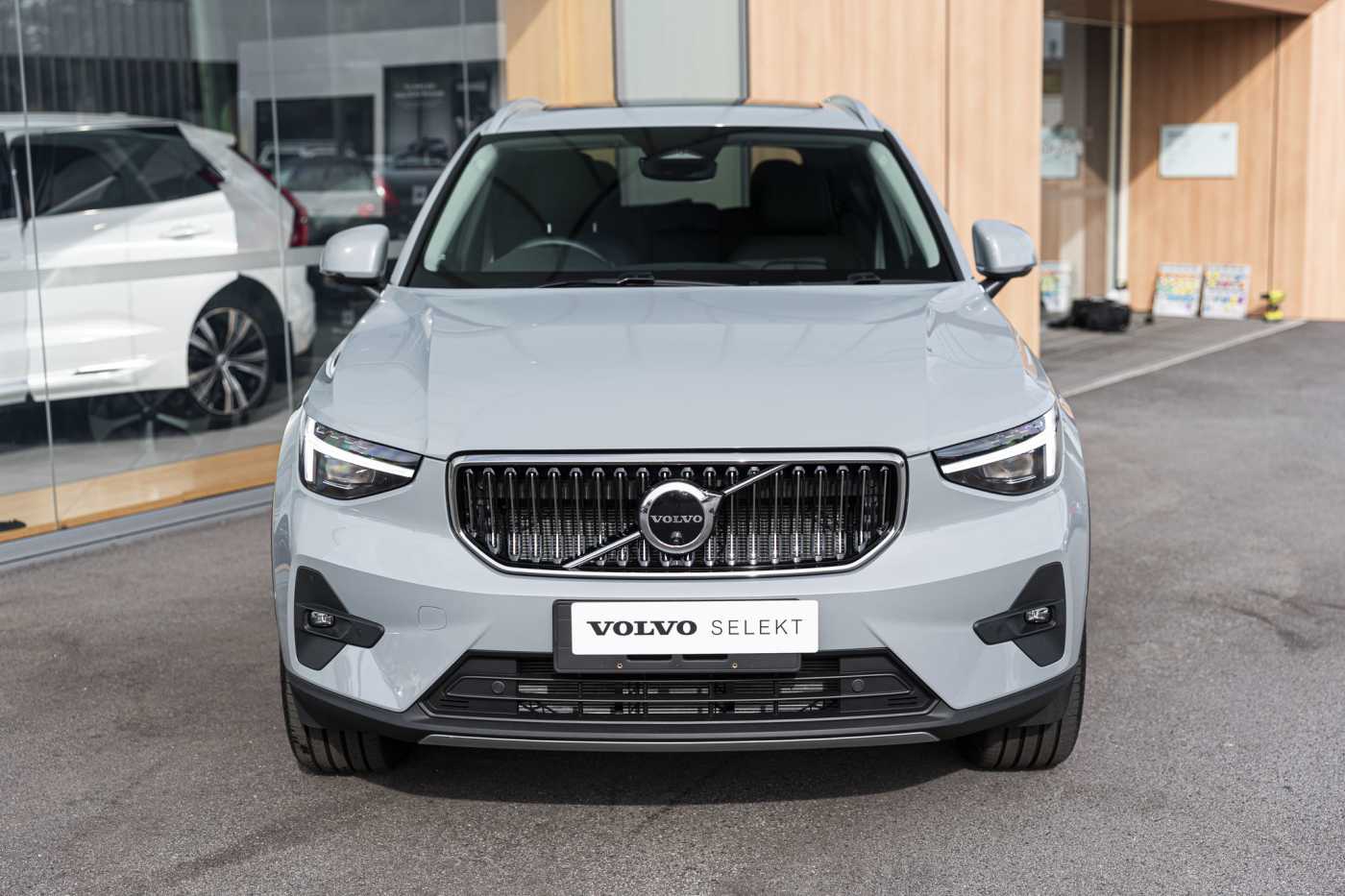 Volvo  XC40 Ultra, B4 AWD Mild hybrid, Petrol, Bright