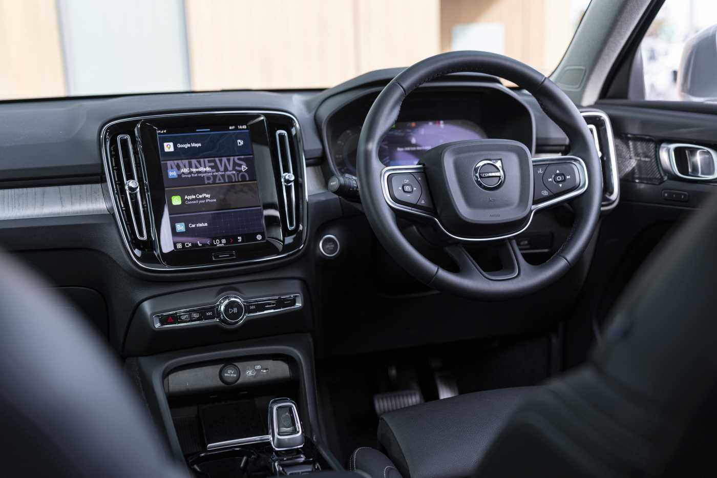 Volvo  XC40 Ultra, B4 AWD Mild hybrid, Petrol, Bright