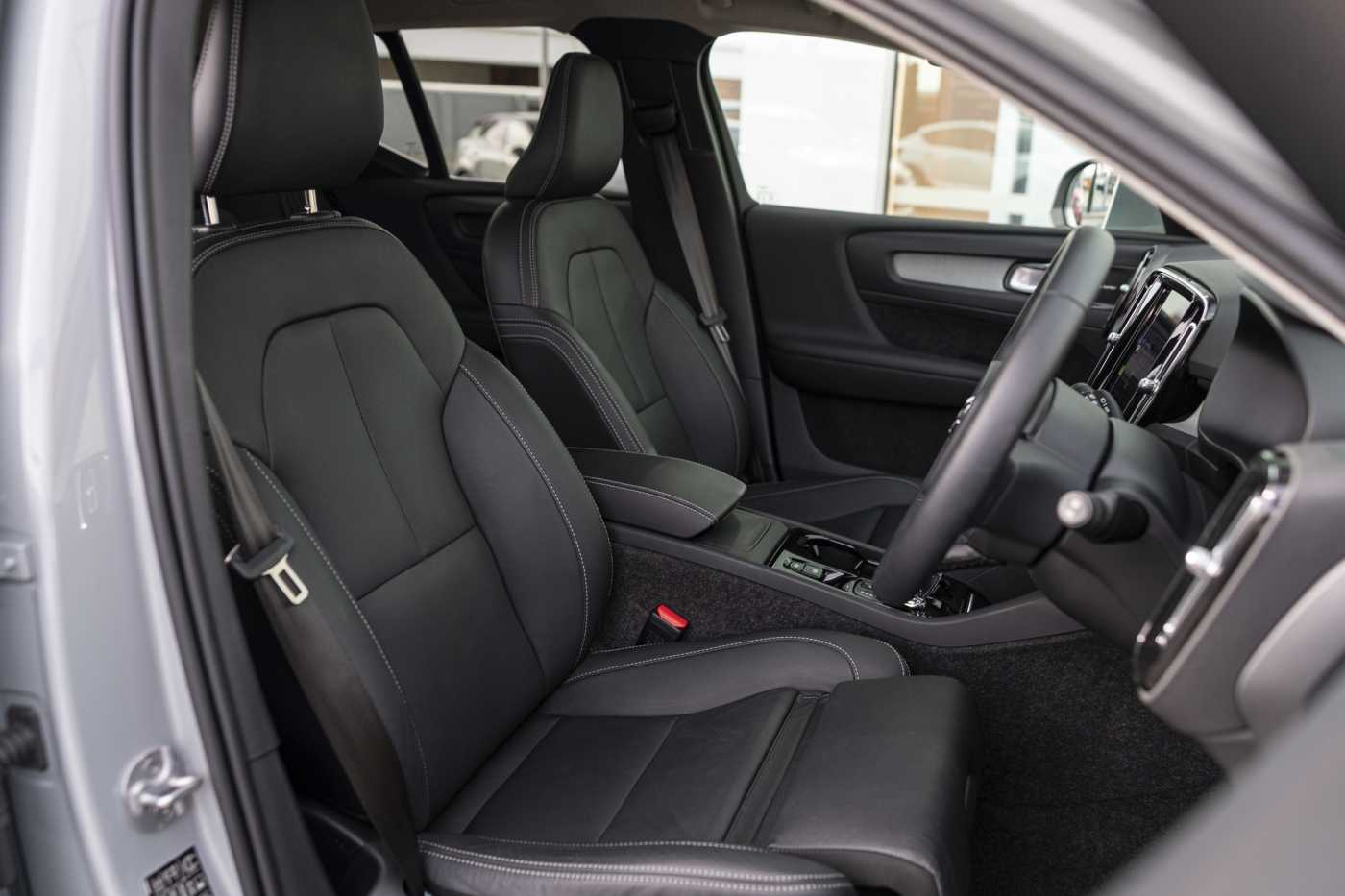 Volvo  XC40 Ultra, B4 AWD Mild hybrid, Petrol, Bright