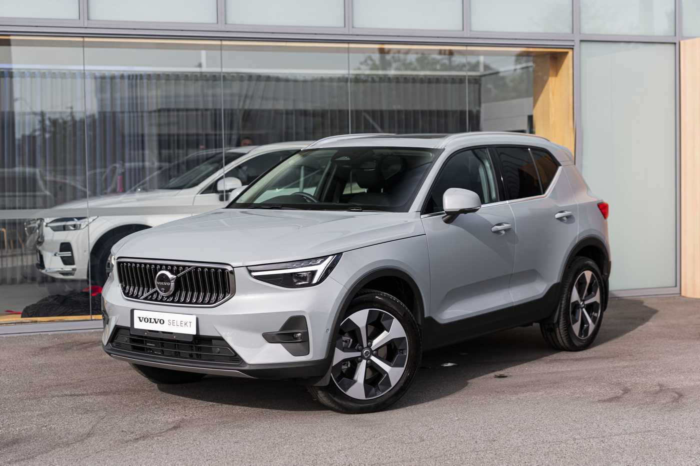 Volvo  XC40 Ultra, B4 AWD Mild hybrid, Petrol, Bright