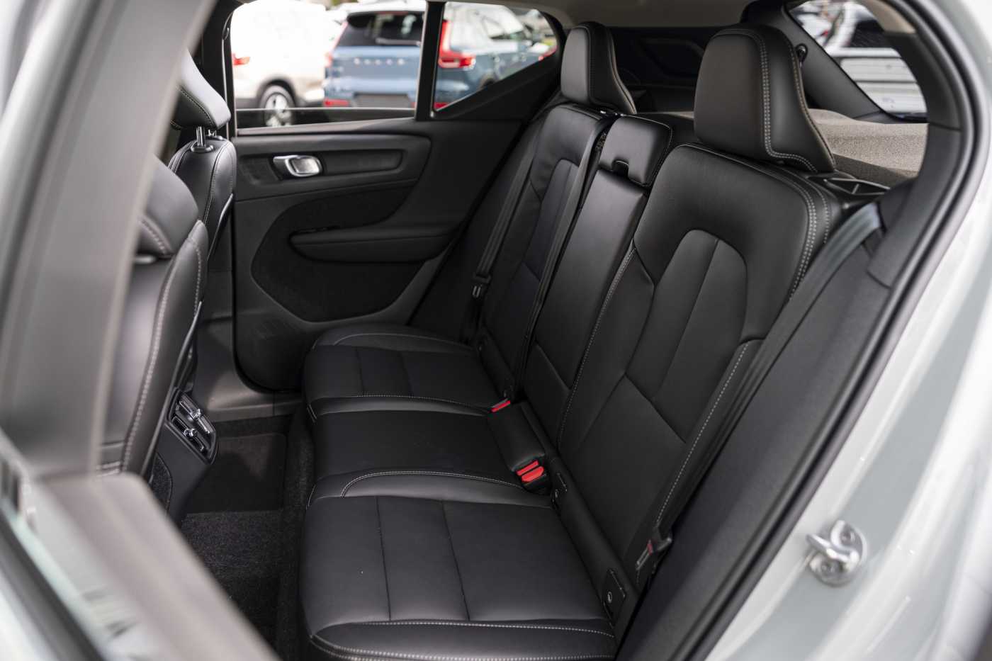Volvo  XC40 Ultra, B4 AWD Mild hybrid, Petrol, Bright
