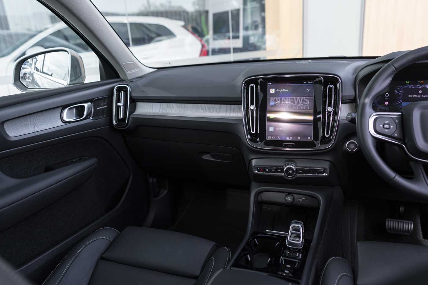 Volvo  XC40 Ultra, B4 AWD Mild hybrid, Petrol, Bright