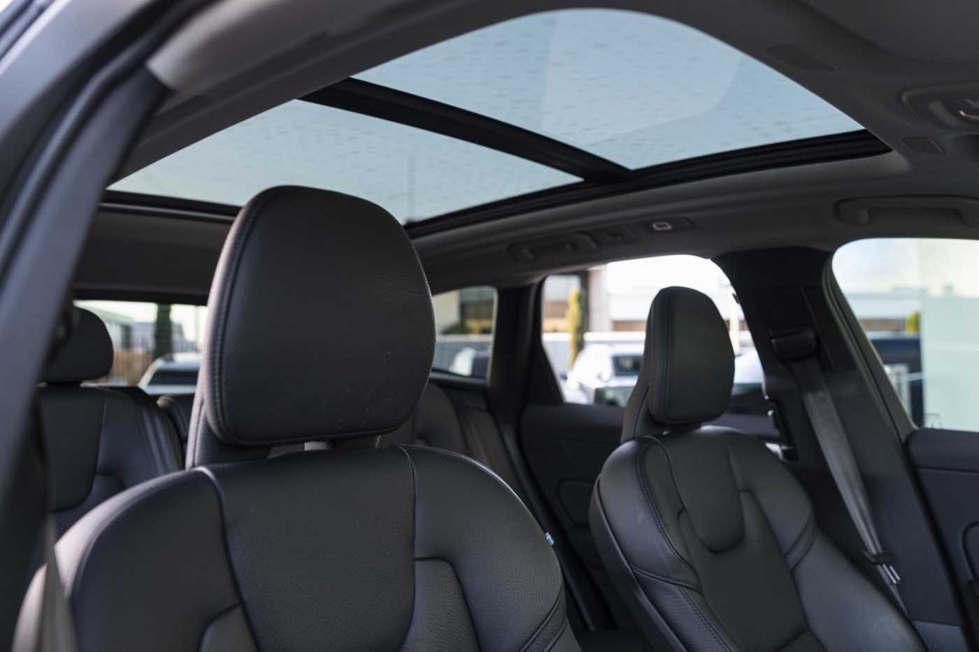 Volvo  XC60 Ultra, B5 AWD Mild hybrid, Petrol, Bright