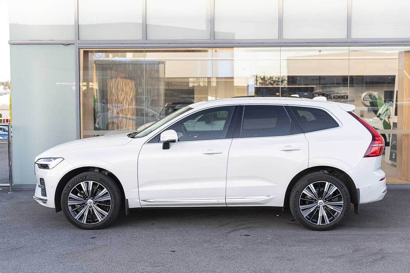 Volvo  XC60 Ultra, B5 AWD Mild hybrid, Petrol, Bright
