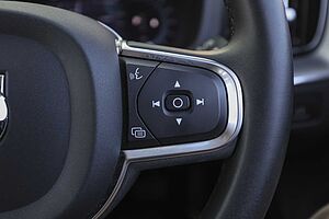 Volvo  XC60 Momentum, B5 mild hybrid