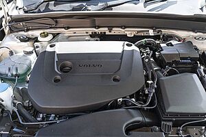 Volvo  XC40 Plus, B4 Mild hybrid, Petrol